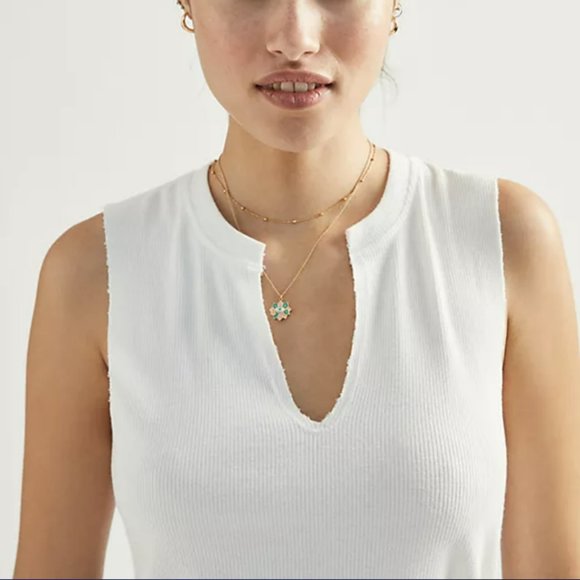 ANTHROPOLOGIE T.La WHITE NOTCHED TANK TOP - Picture 2 of 4